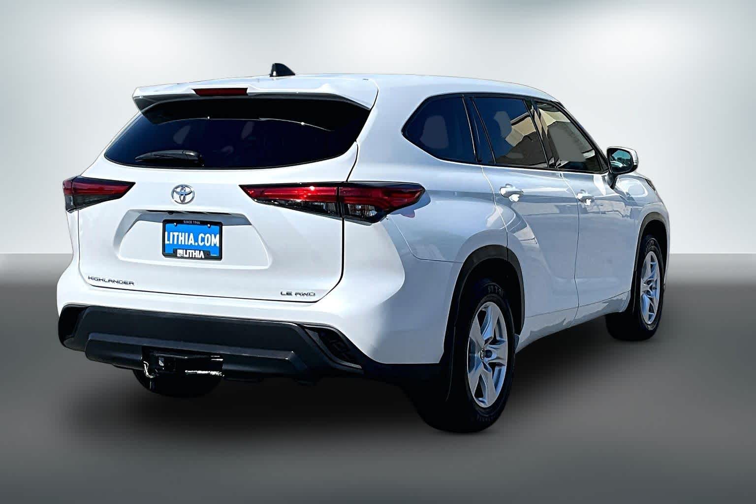 Thumbnail: 2022 Toyota Highlander - 22