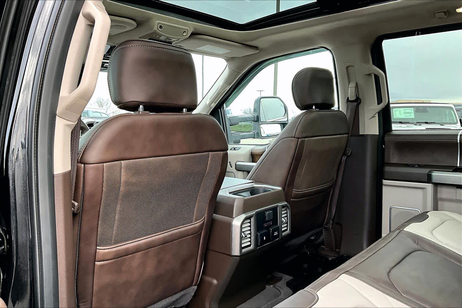 Thumbnail: 2019 Ford Econoline - 10