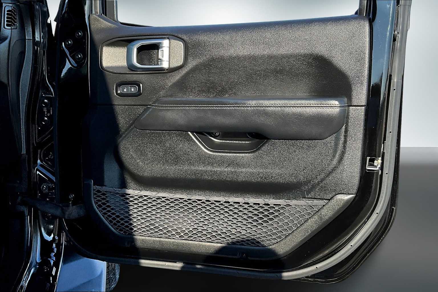 Thumbnail: 2020 Jeep Gladiator - 28