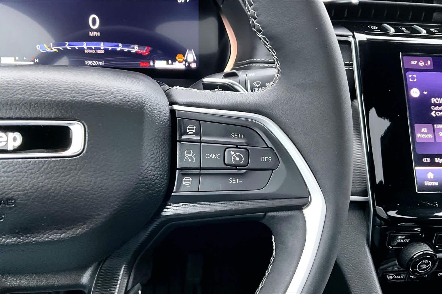 Thumbnail: 2024 Jeep Grand Cherokee L - 25