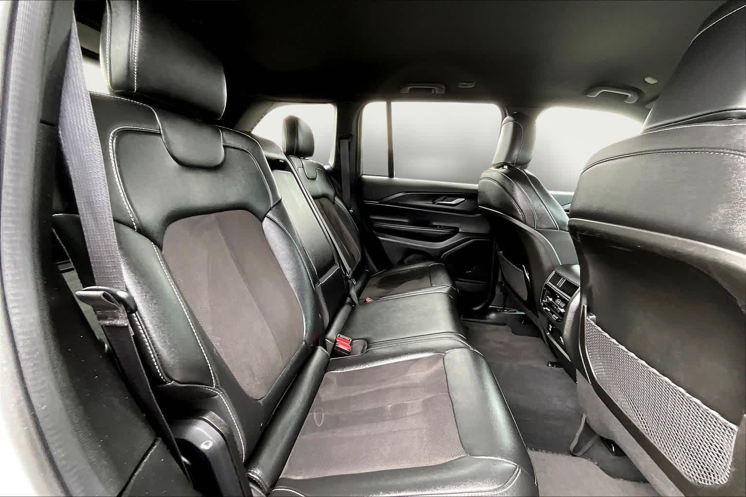 Thumbnail: 2024 Jeep Grand Cherokee - 30