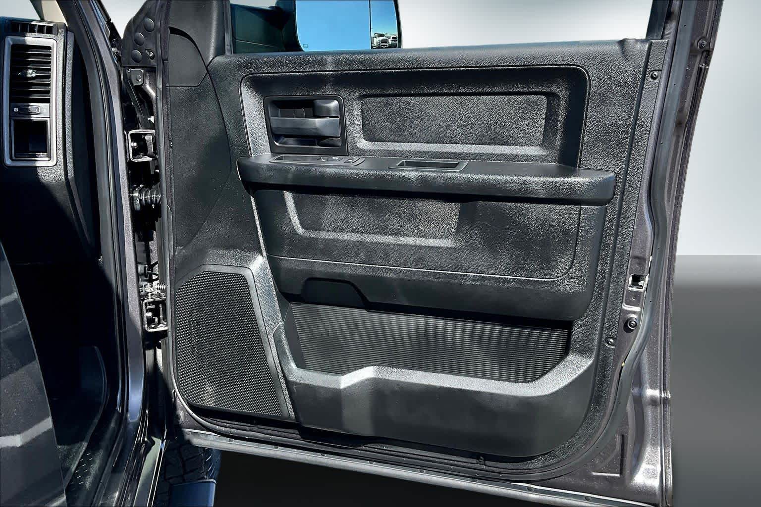 Thumbnail: 2021 RAM 1500 Classic - 28