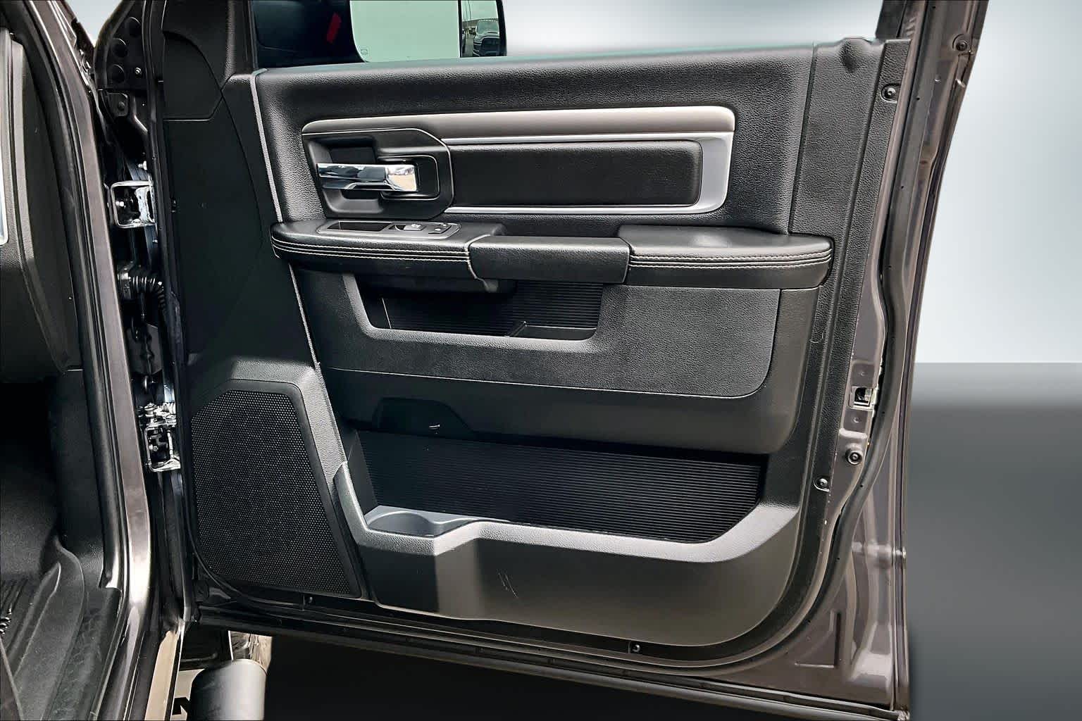 Thumbnail: 2021 RAM 1500 Classic - 28