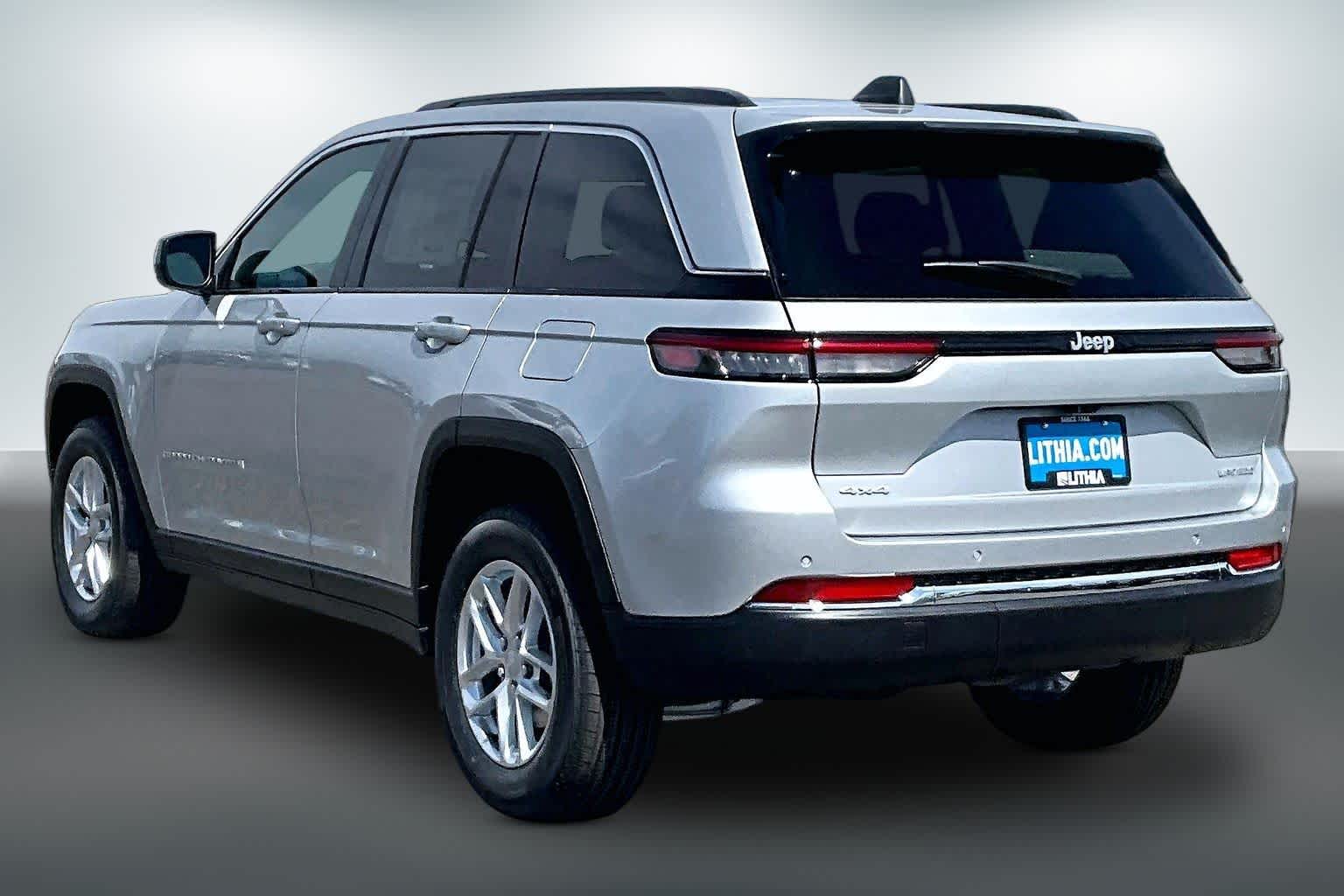 Thumbnail: 2026 Jeep Grand Cherokee - 4