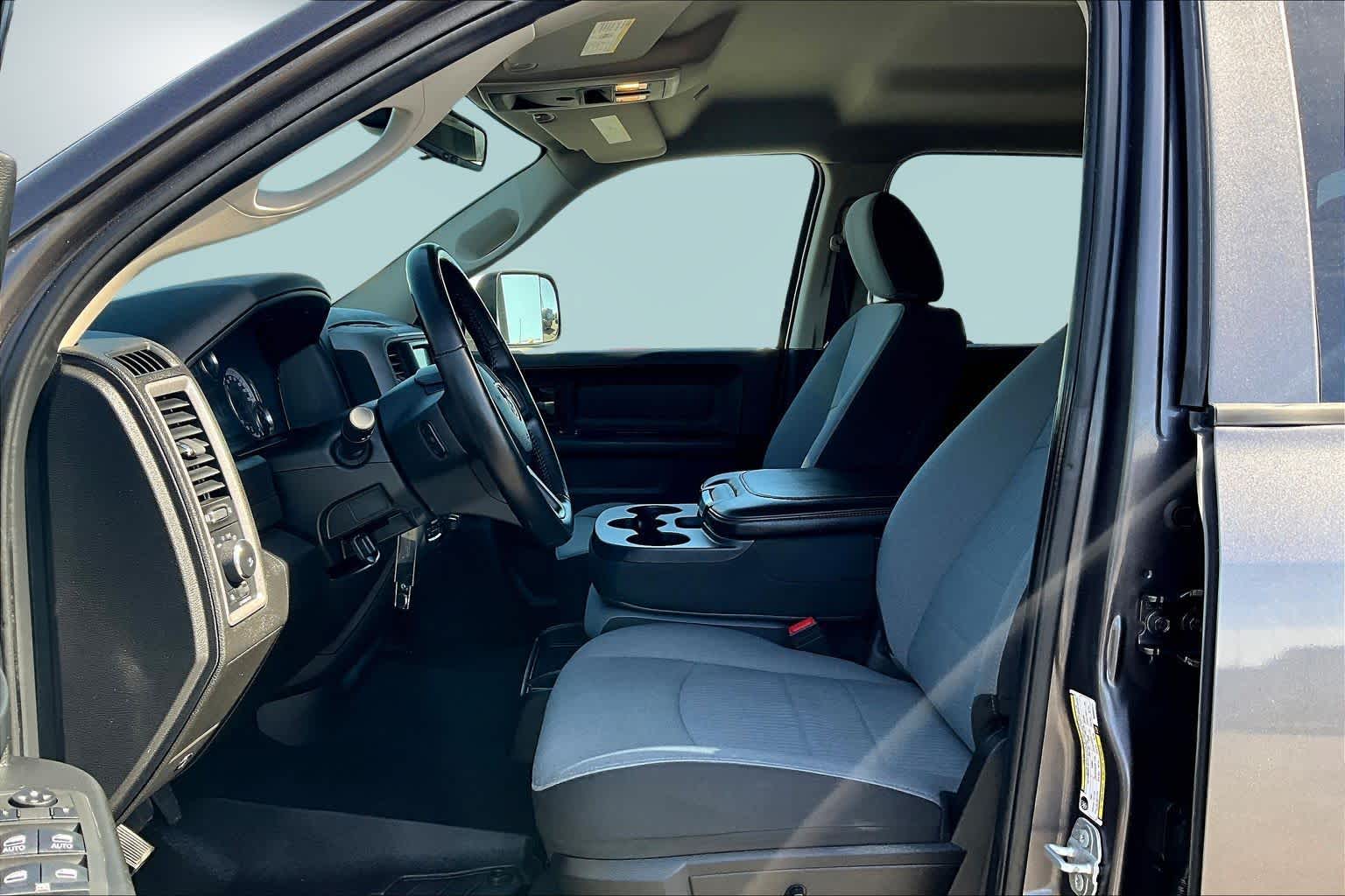 Thumbnail: 2021 RAM 1500 Classic - 11