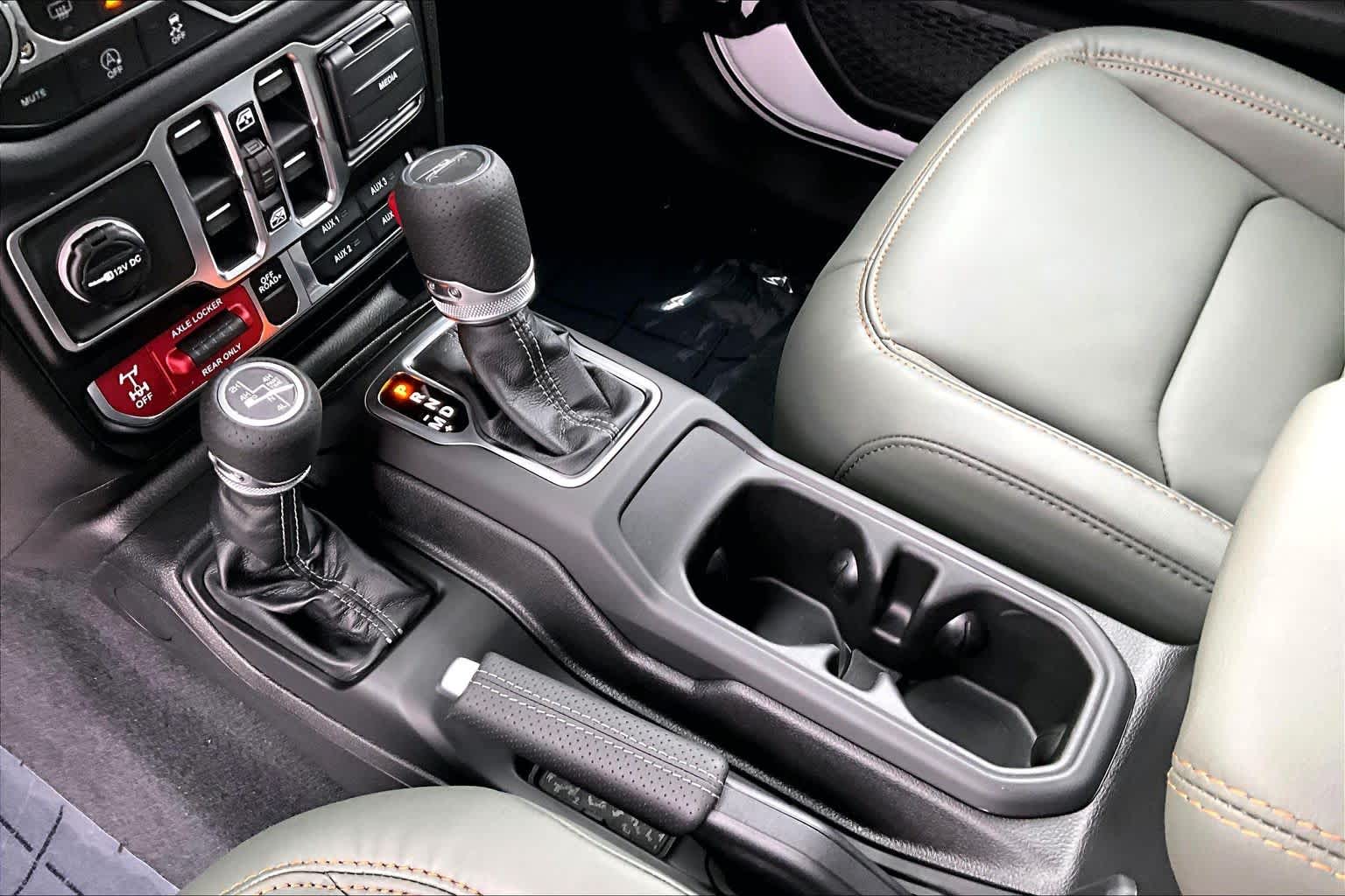 Thumbnail: 2026 Jeep Gladiator - 17