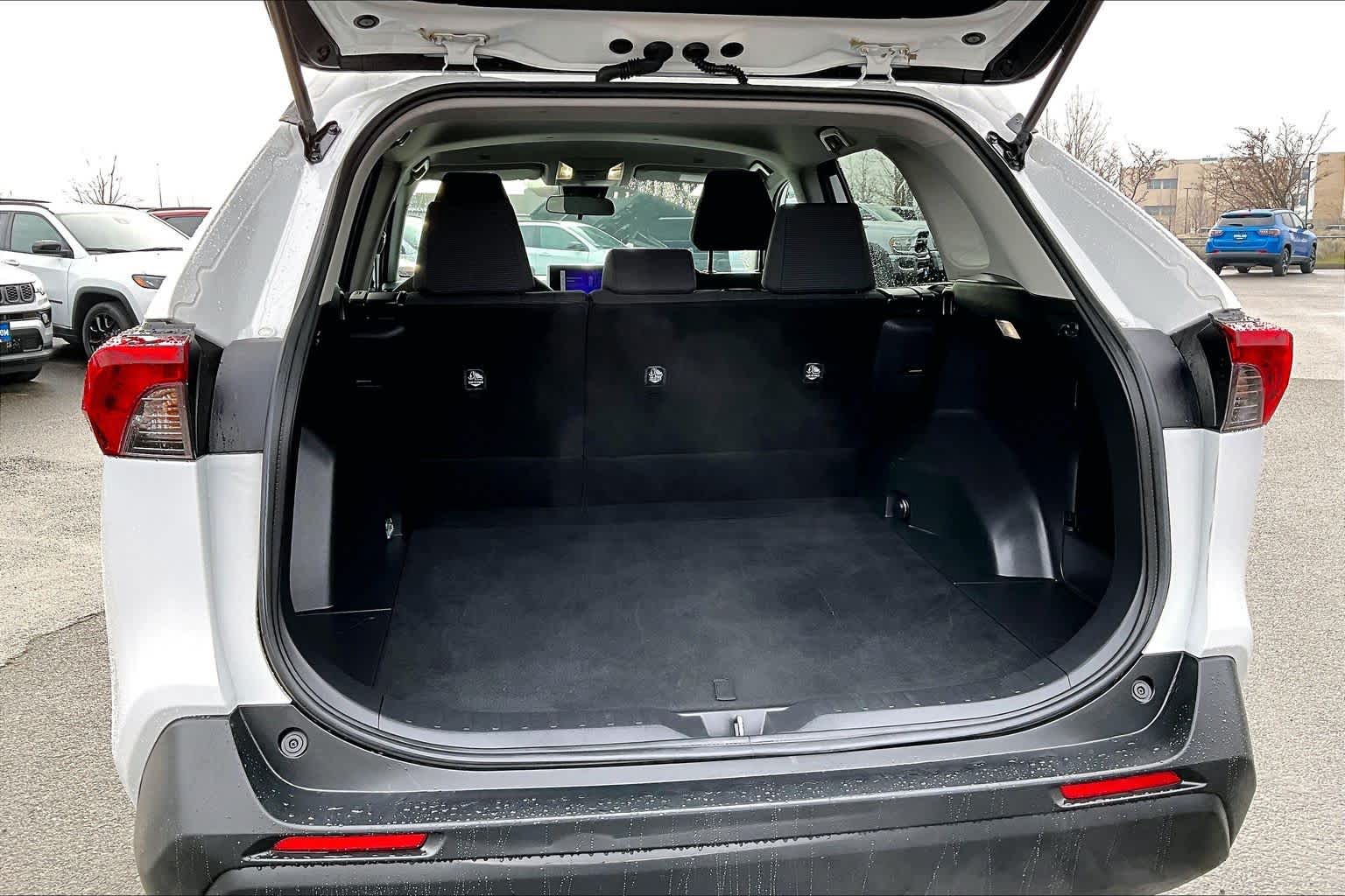 Thumbnail: 2024 Toyota RAV4 - 18