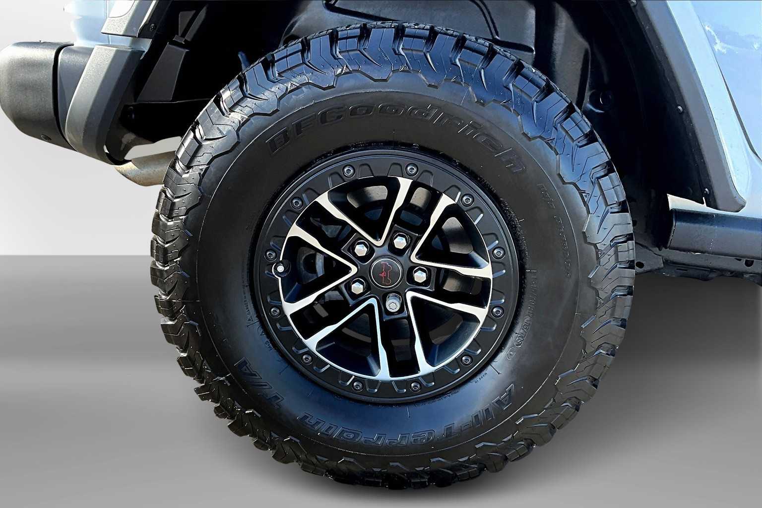 Thumbnail: 2024 Jeep Wrangler - 35