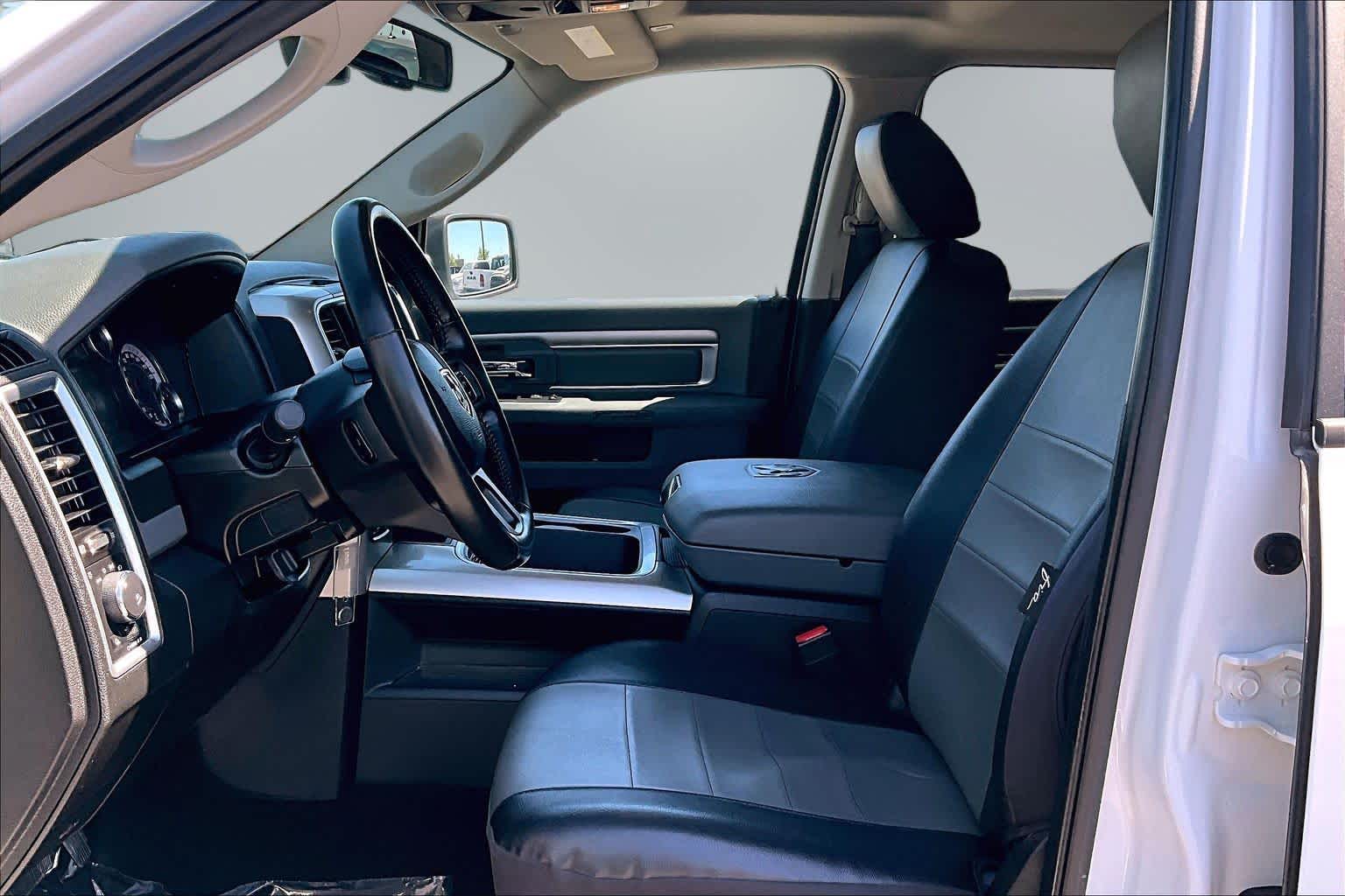Thumbnail: 2019 RAM 1500 Classic - 11