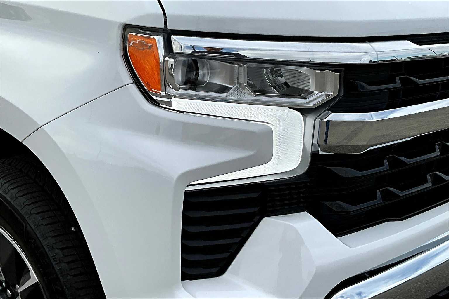 Thumbnail: 2023 Chevrolet Silverado 1500 - 32