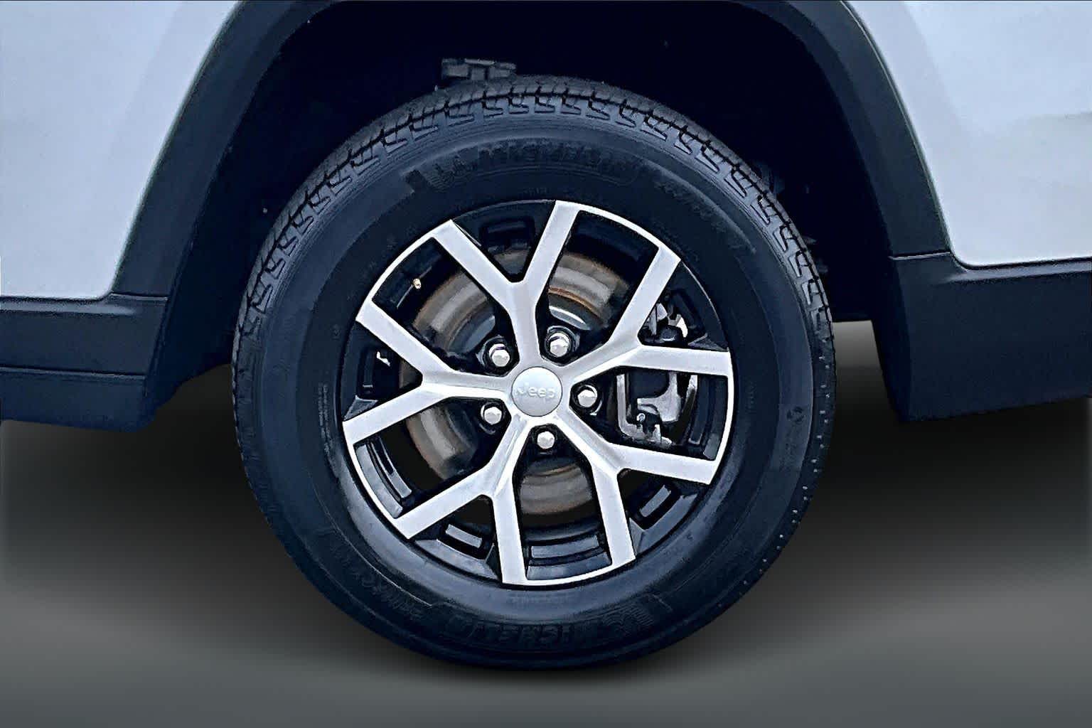 Thumbnail: 2024 Jeep Grand Cherokee L - 34