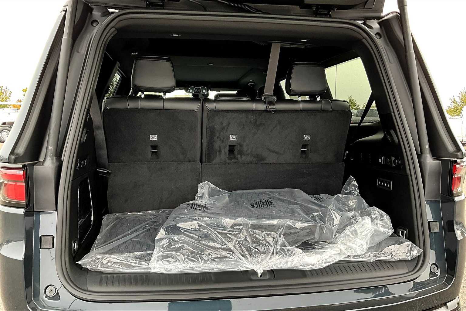 Thumbnail: 2025 Jeep Wagoneer - 18