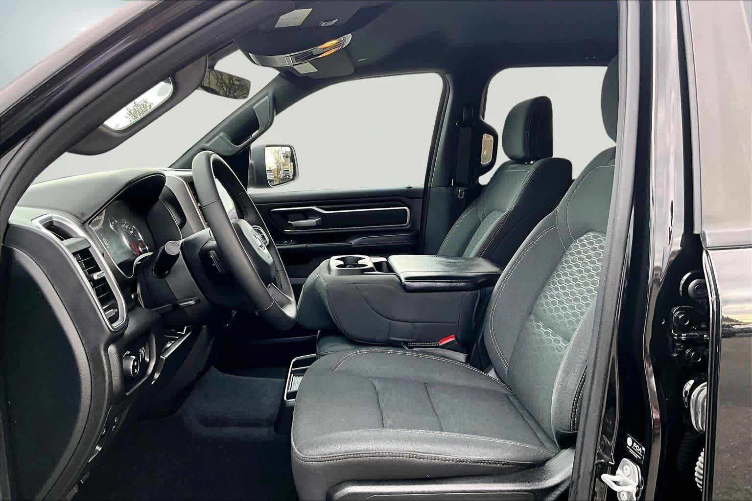 Thumbnail: 2025 RAM 1500 - 10