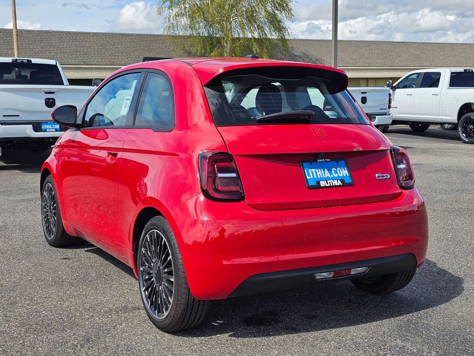 Thumbnail: 2024 Fiat 500e - 4