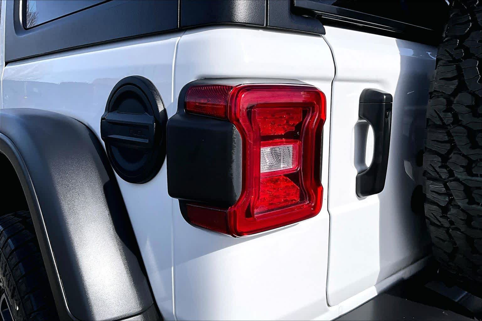 Thumbnail: 2024 Jeep Wrangler - 32