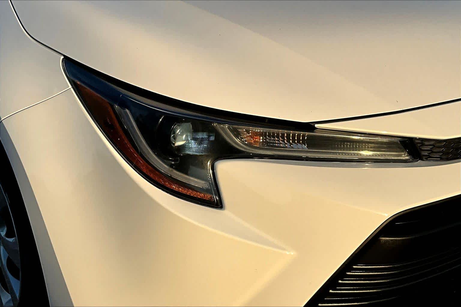 Thumbnail: 2023 Toyota Corolla - 32