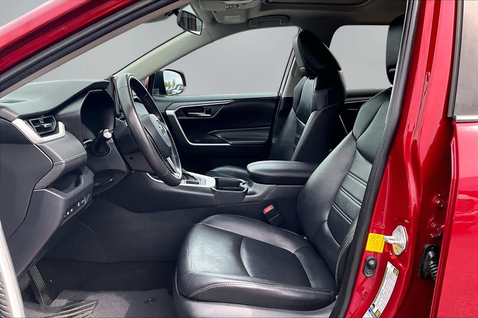 Thumbnail: 2020 Toyota RAV4 - 11