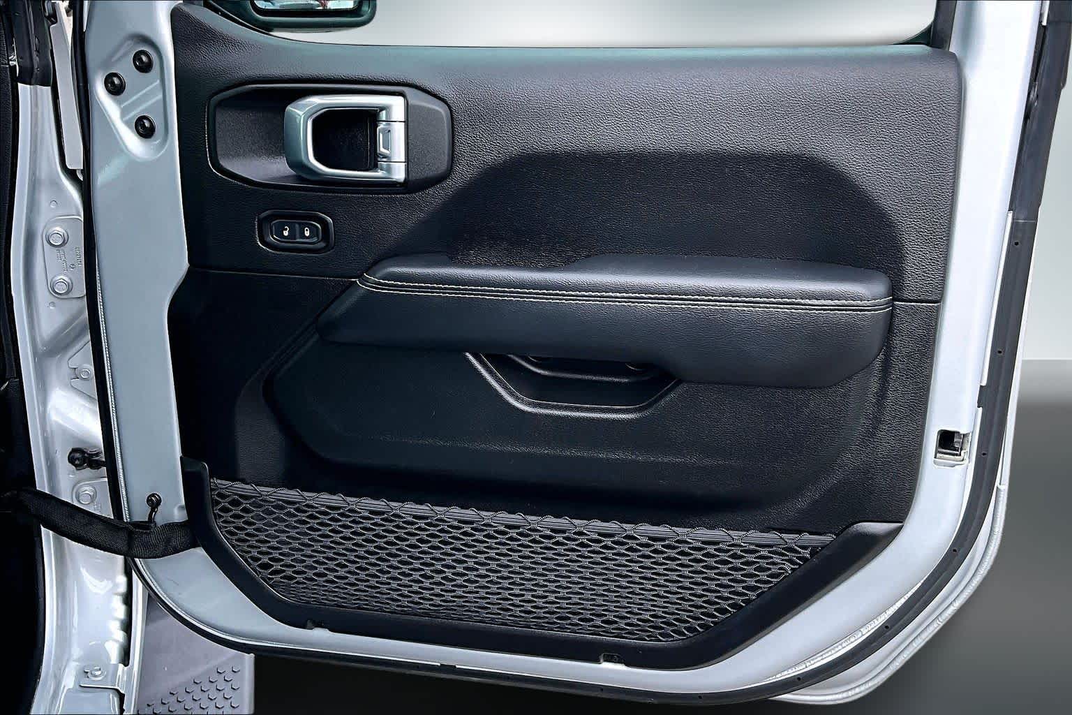 Thumbnail: 2023 Jeep Wrangler - 28