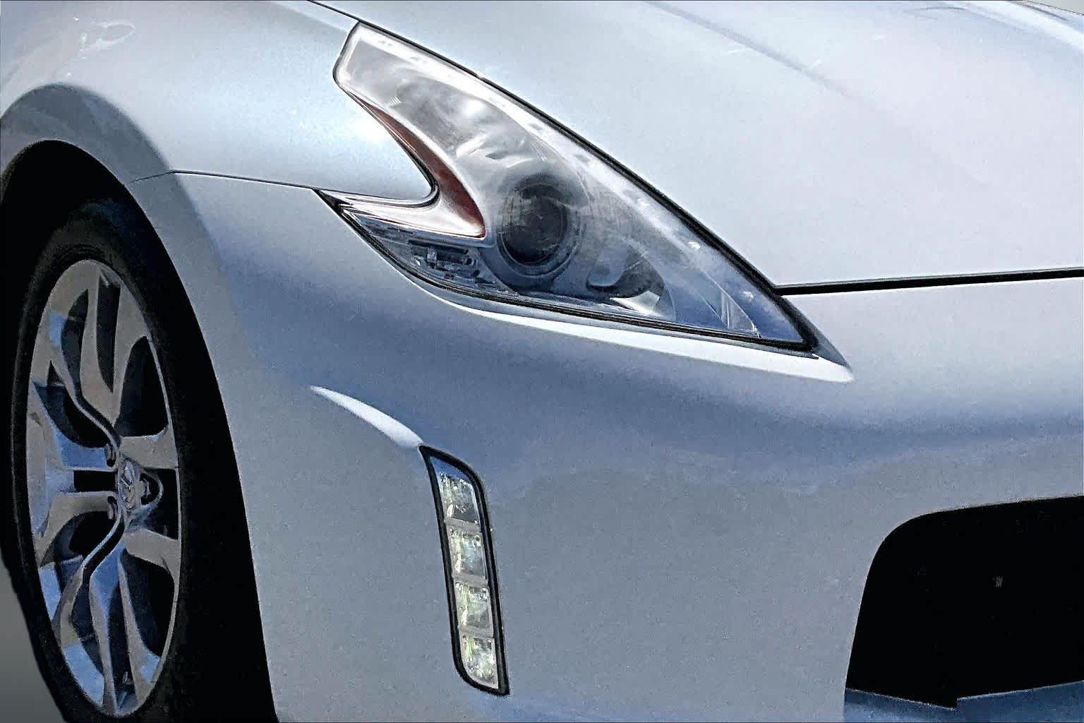 Thumbnail: 2013 Nissan Z - 25