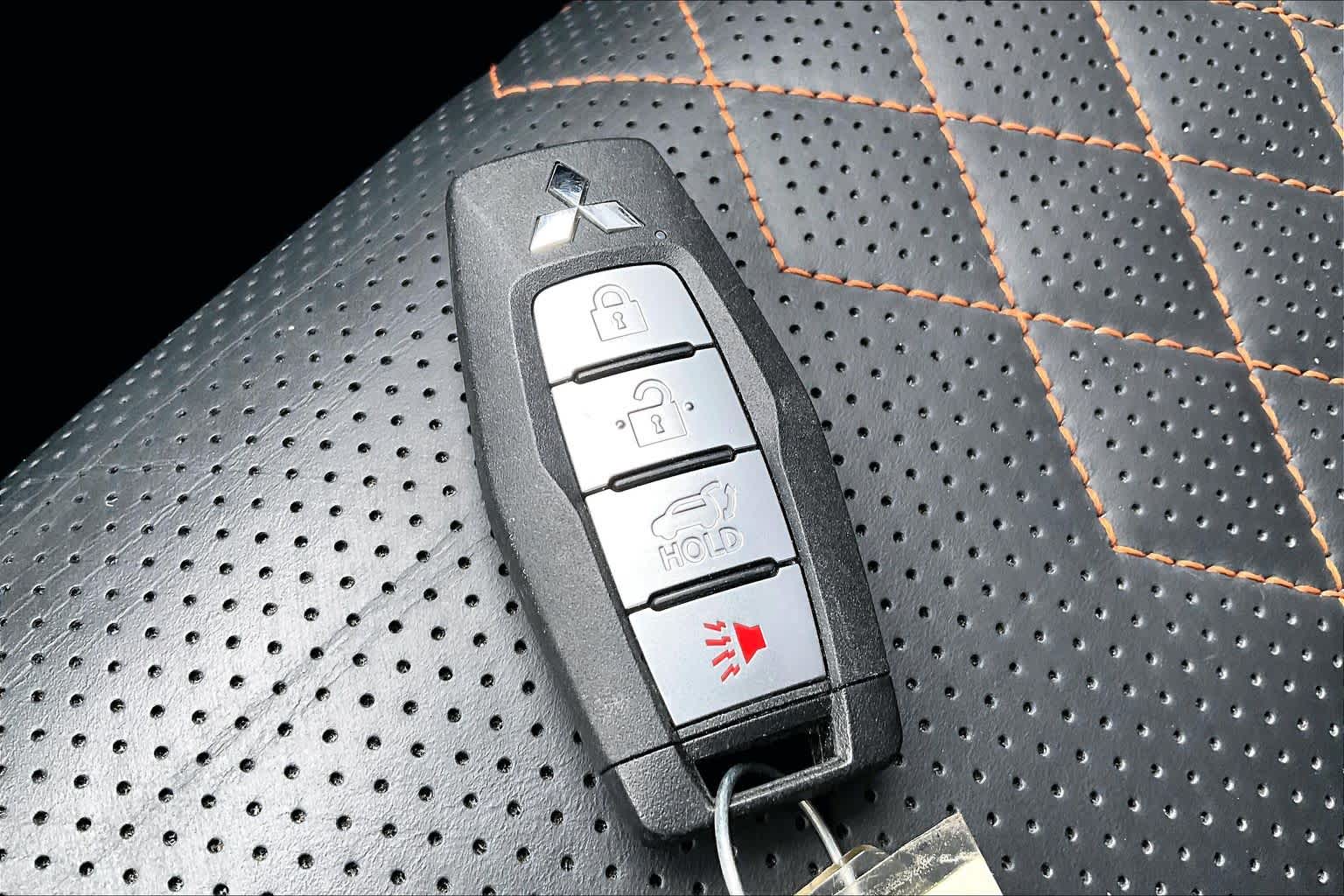 Thumbnail: 2022 Mitsubishi Outlander - 17