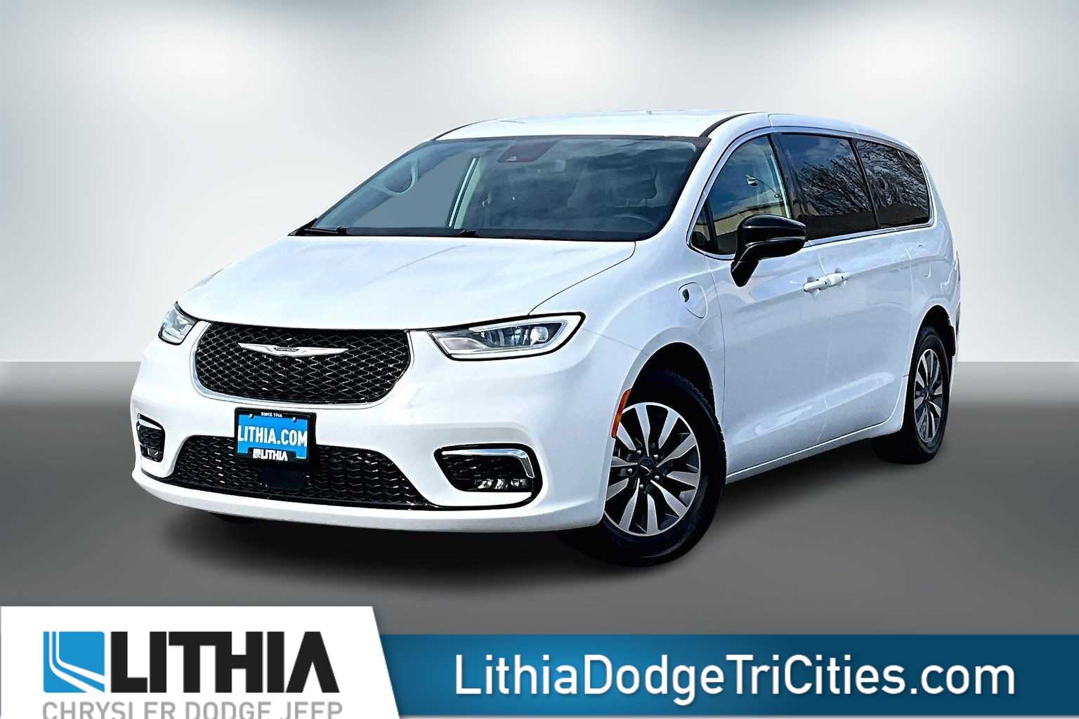 Thumbnail: 2024 Chrysler Pacifica - 1