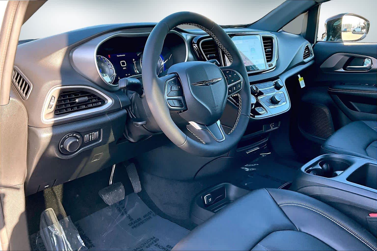 Thumbnail: 2026 Chrysler Voyager - 2