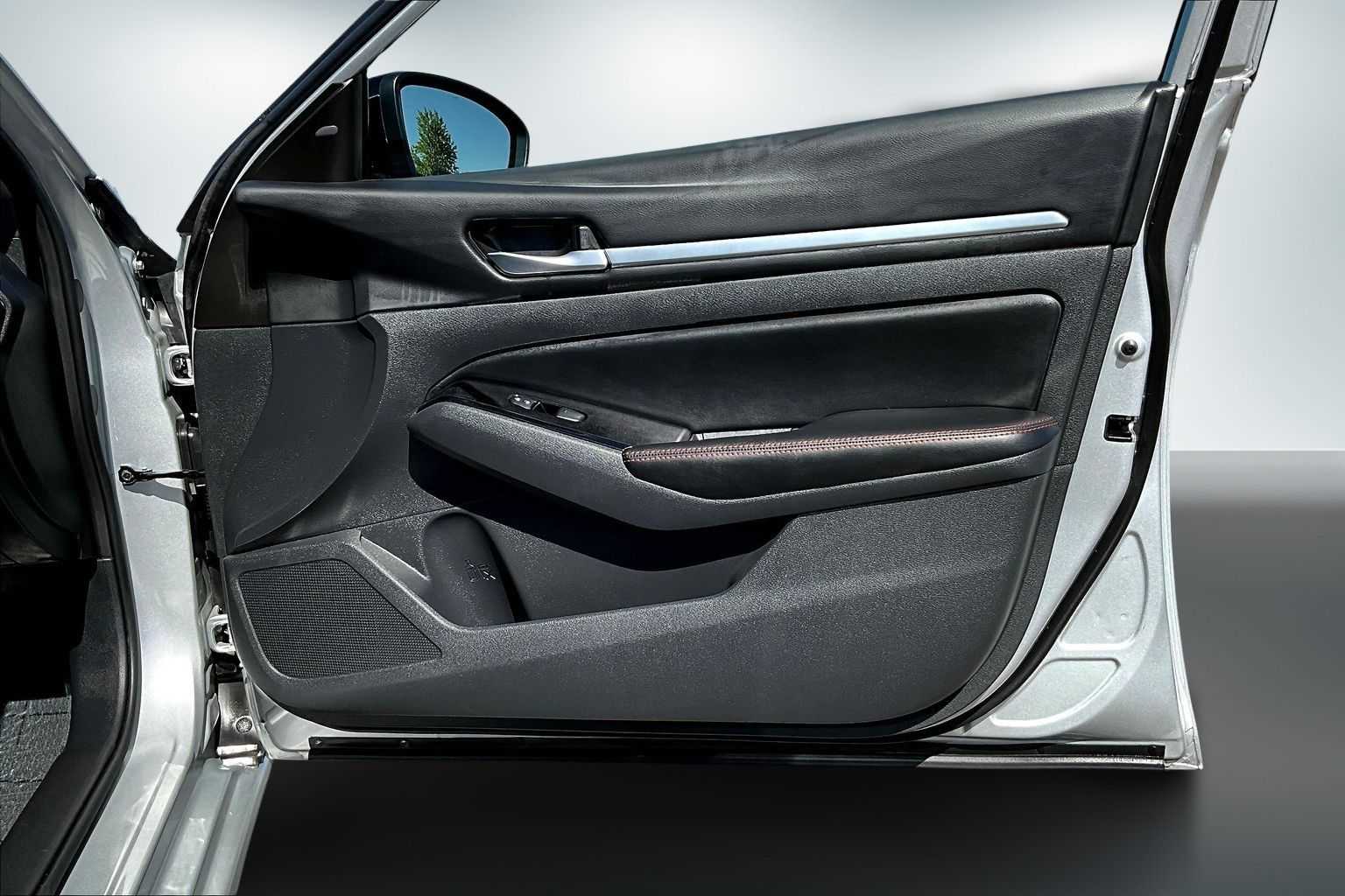 Thumbnail: 2024 Nissan Altima - 24