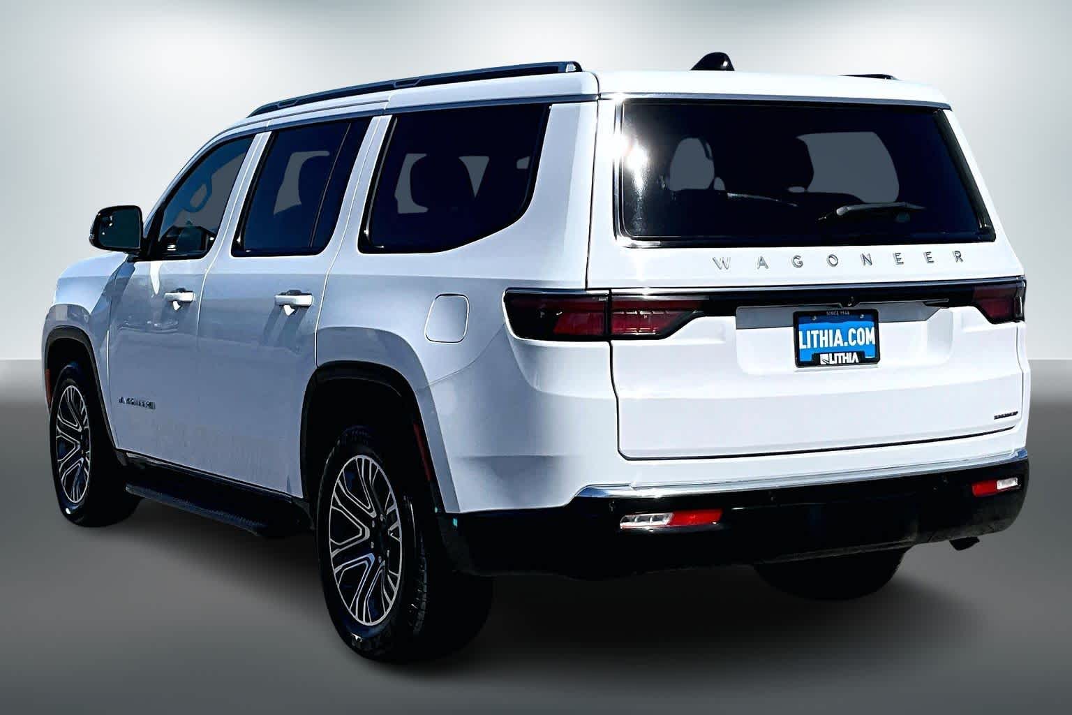 Thumbnail: 2024 Jeep Wagoneer - 4