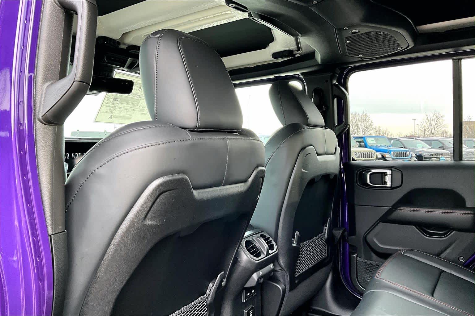 Thumbnail: 2026 Jeep Gladiator - 12