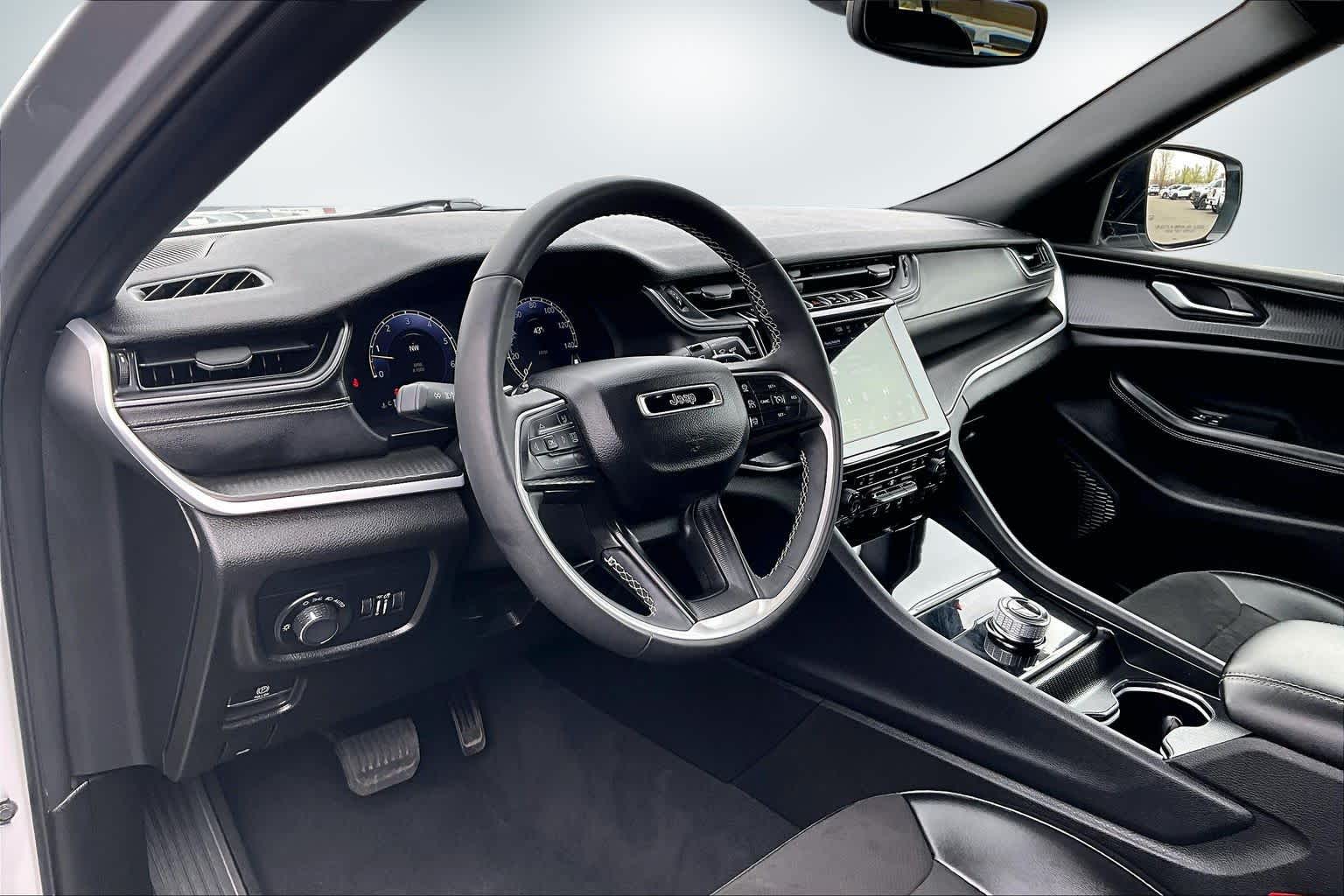 Thumbnail: 2024 Jeep Grand Cherokee L - 2