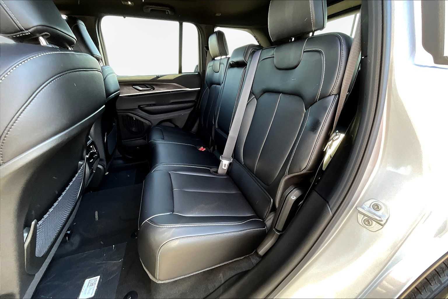 Thumbnail: 2025 Jeep Grand Cherokee - 13