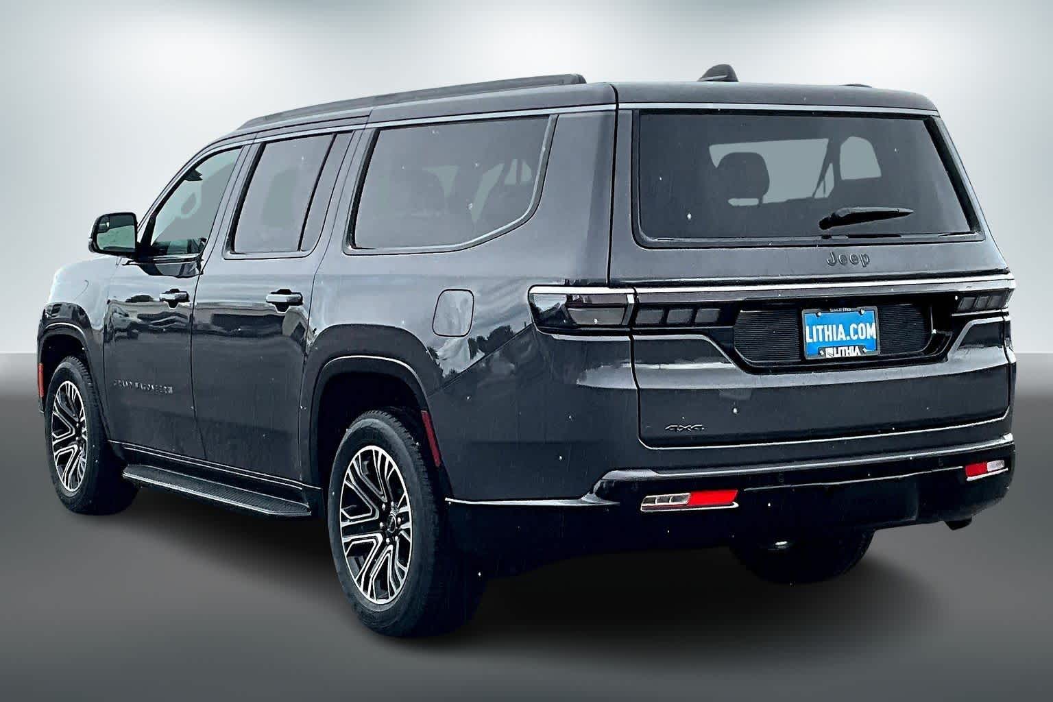 Thumbnail: 2026 Jeep Grand Wagoneer L - 4