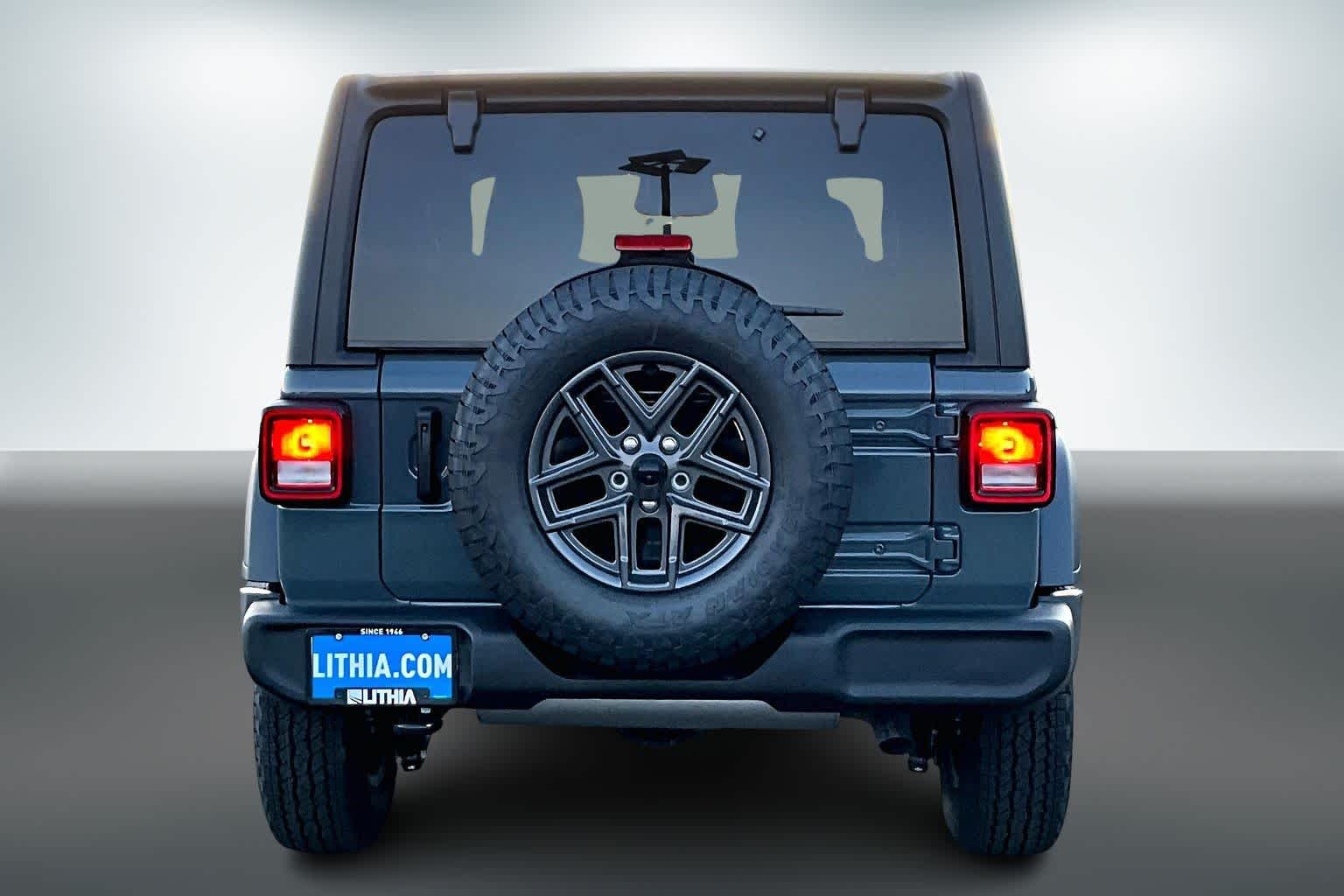 Thumbnail: 2026 Jeep Wrangler - 5