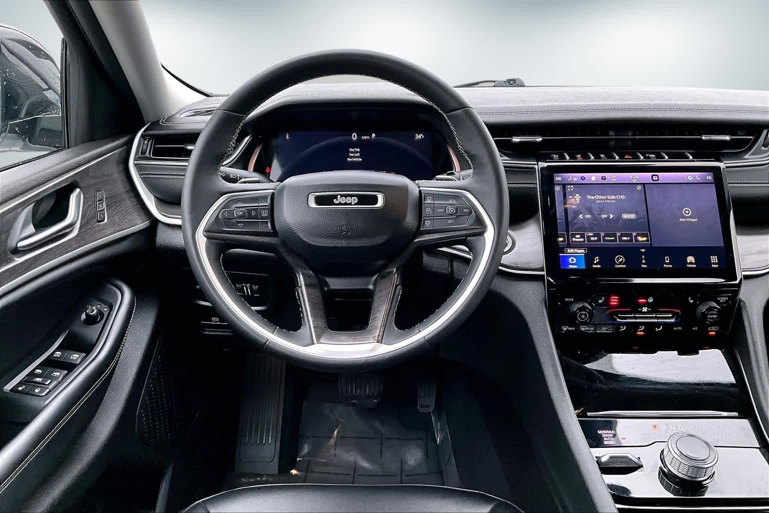 Thumbnail: 2023 Jeep Grand Cherokee - 14