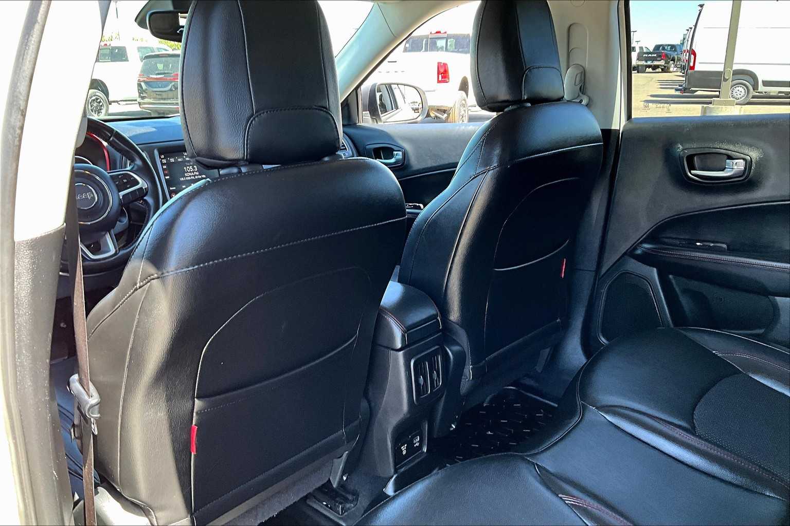 Thumbnail: 2020 Jeep Compass - 12