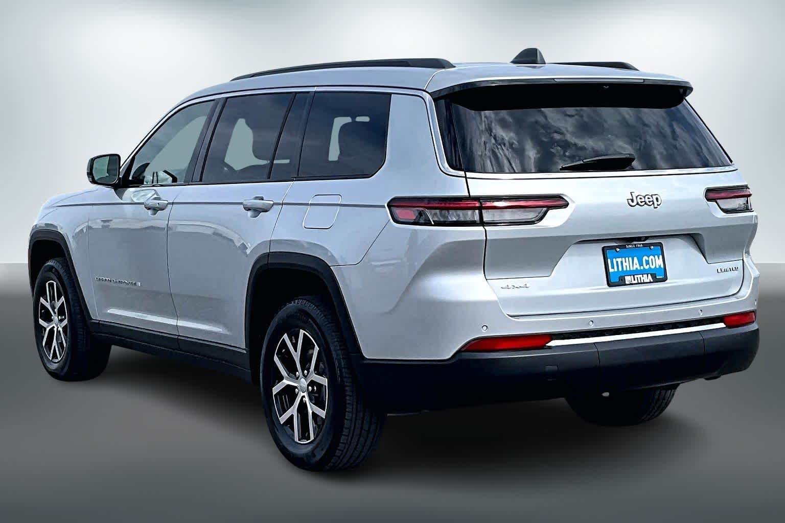 Thumbnail: 2024 Jeep Grand Cherokee L - 4