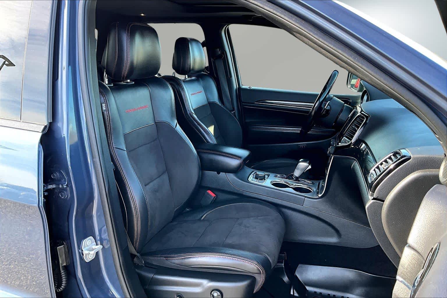 Thumbnail: 2020 Jeep Grand Cherokee - 13