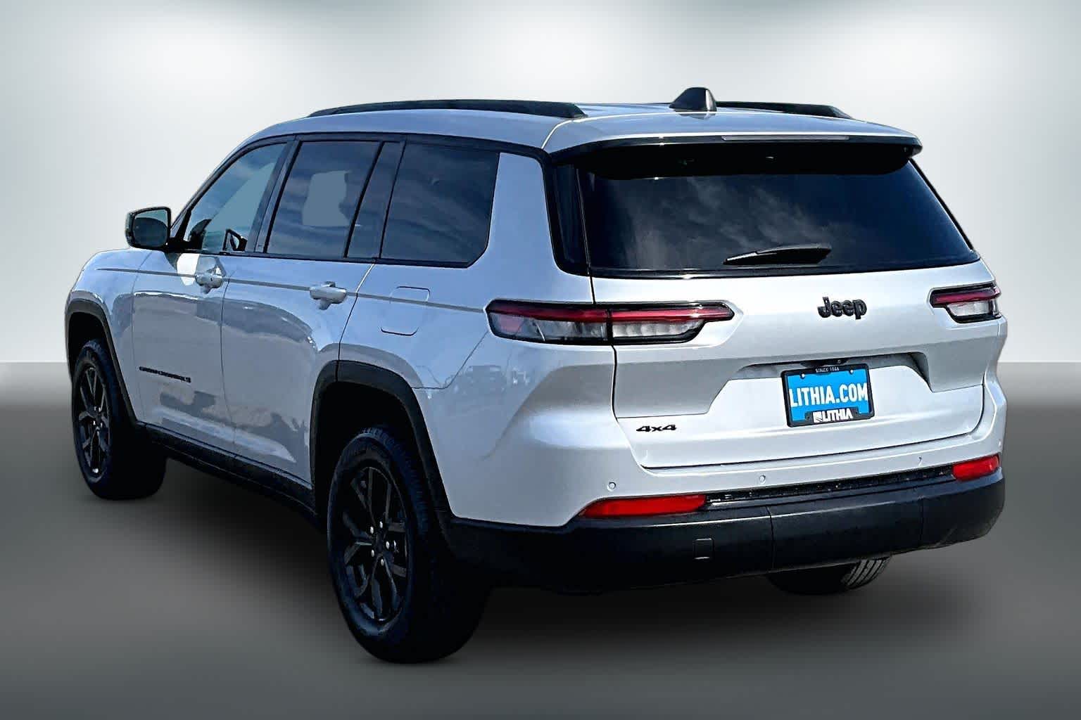 Thumbnail: 2024 Jeep Grand Cherokee L - 4