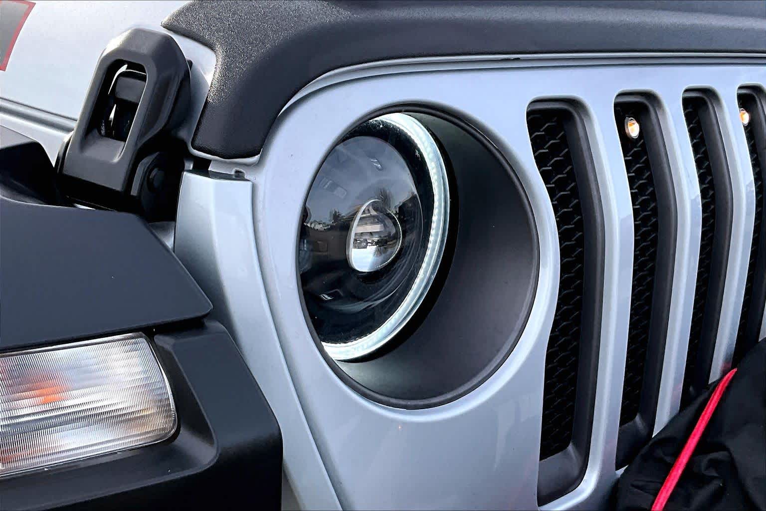 Thumbnail: 2022 Jeep Wrangler - 29