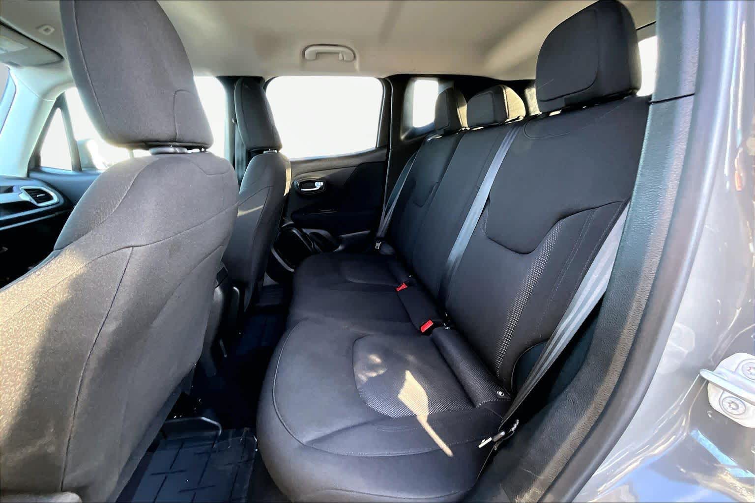 Thumbnail: 2021 Jeep Renegade - 29