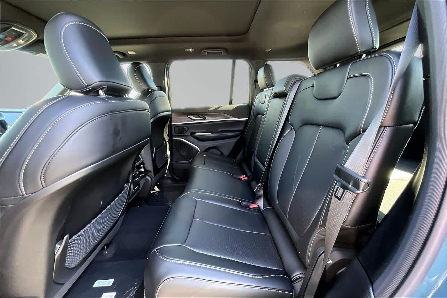 Thumbnail: 2026 Jeep Grand Cherokee - 12