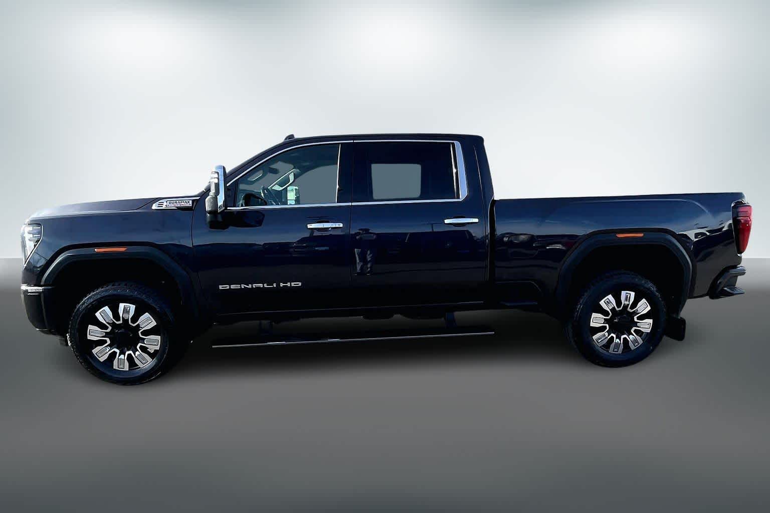 2024 Gmc Sierra 3500 HD Denali photo 3