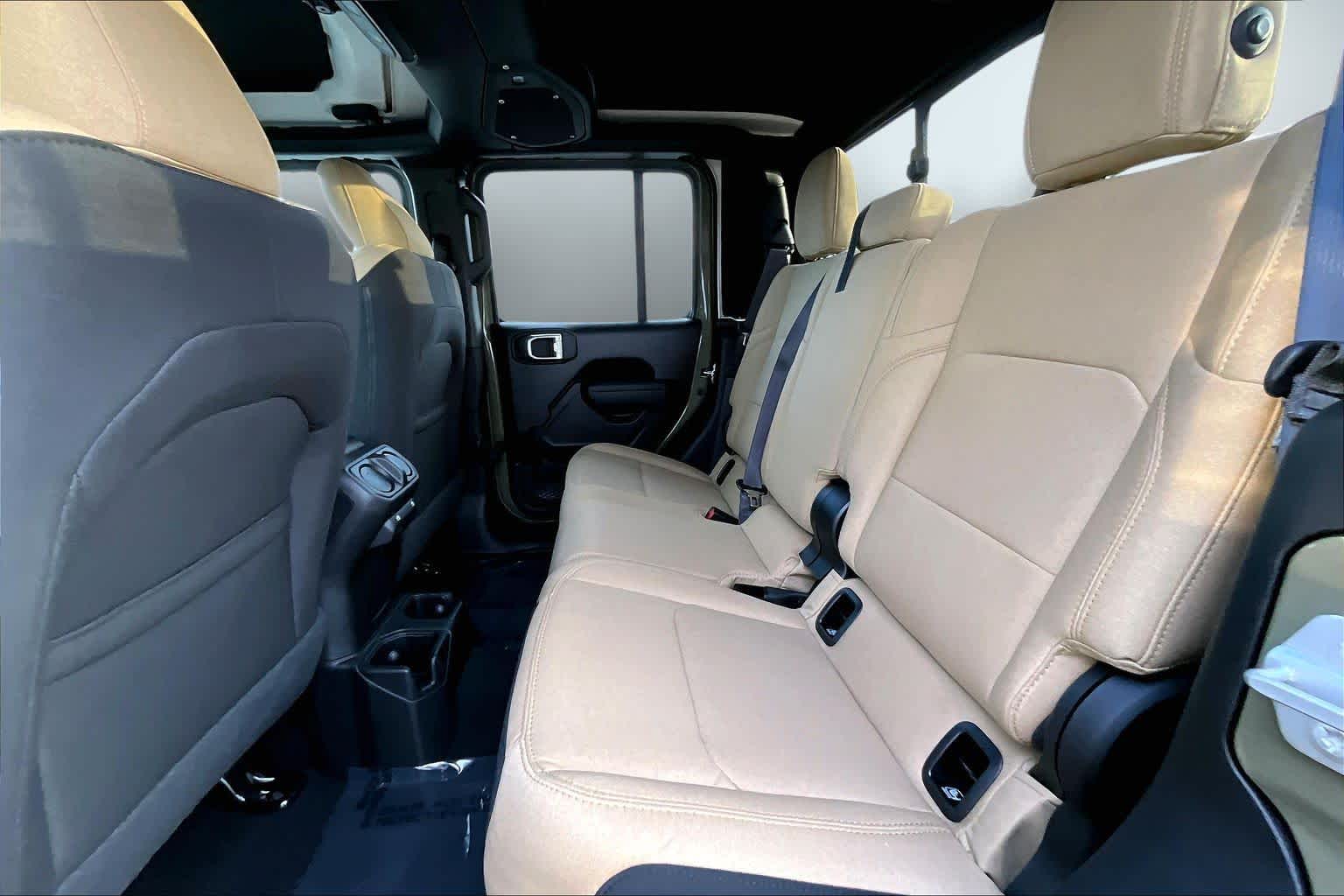 Thumbnail: 2026 Jeep Gladiator - 13