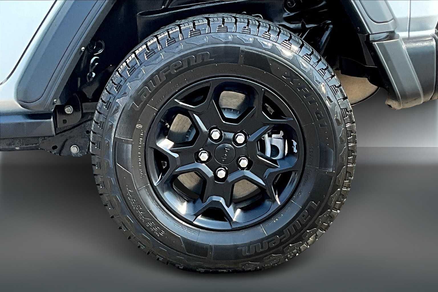 Thumbnail: 2023 Jeep Wrangler - 37