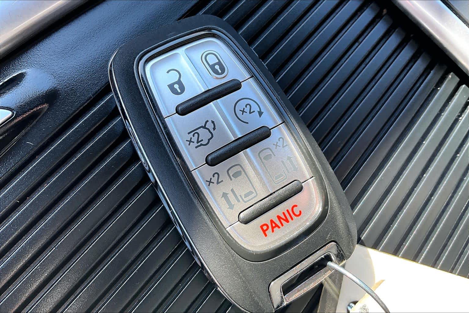 Thumbnail: 2023 Chrysler Pacifica - 17