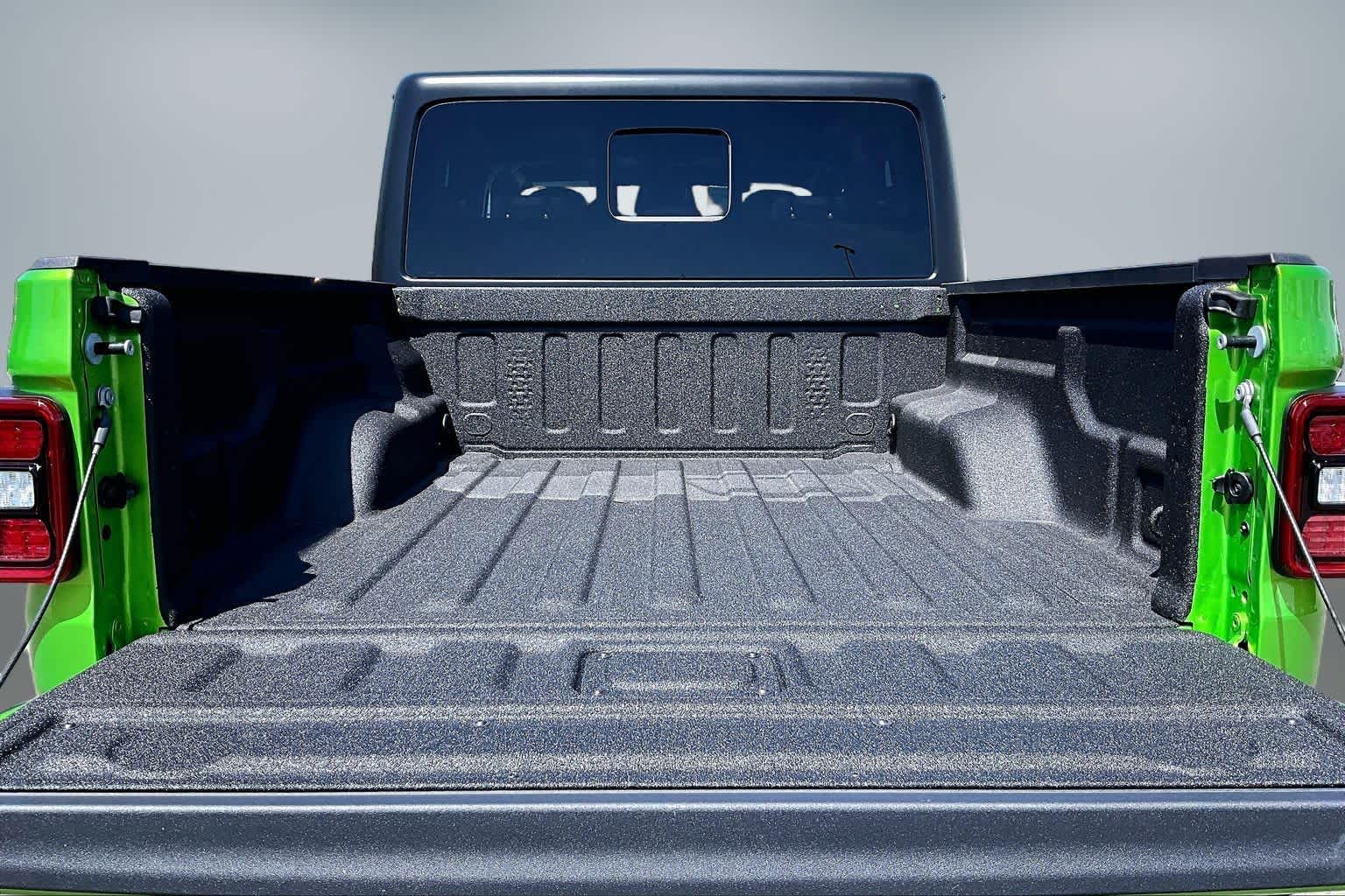 Thumbnail: 2026 Jeep Gladiator - 19