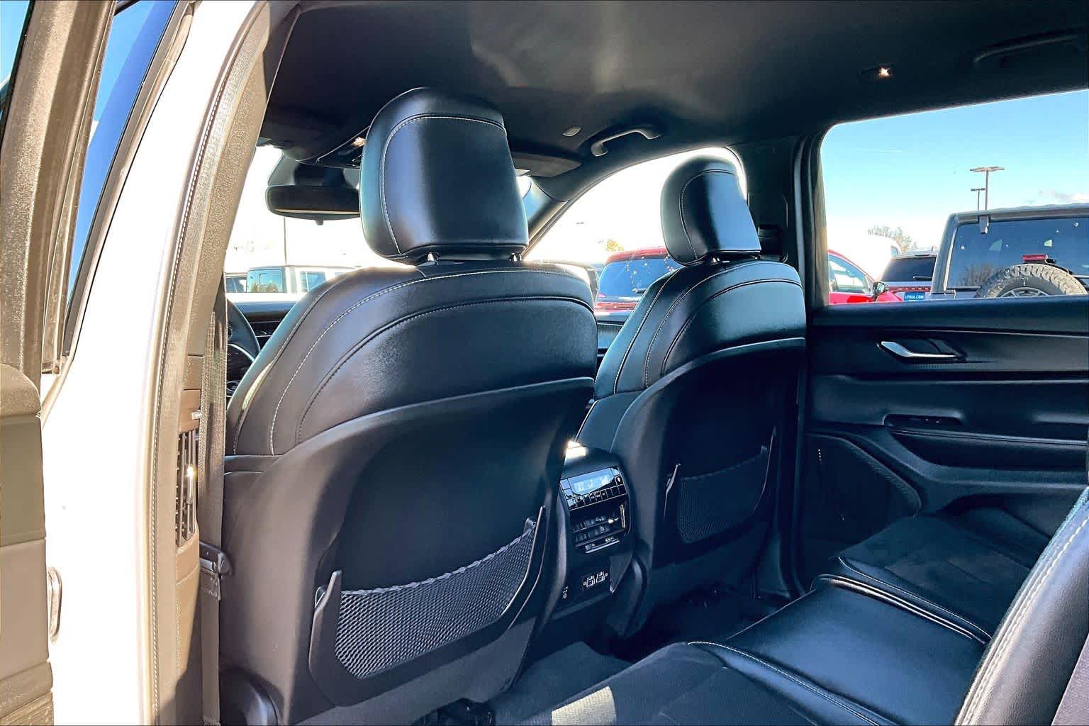 Thumbnail: 2024 Jeep Grand Cherokee L - 12