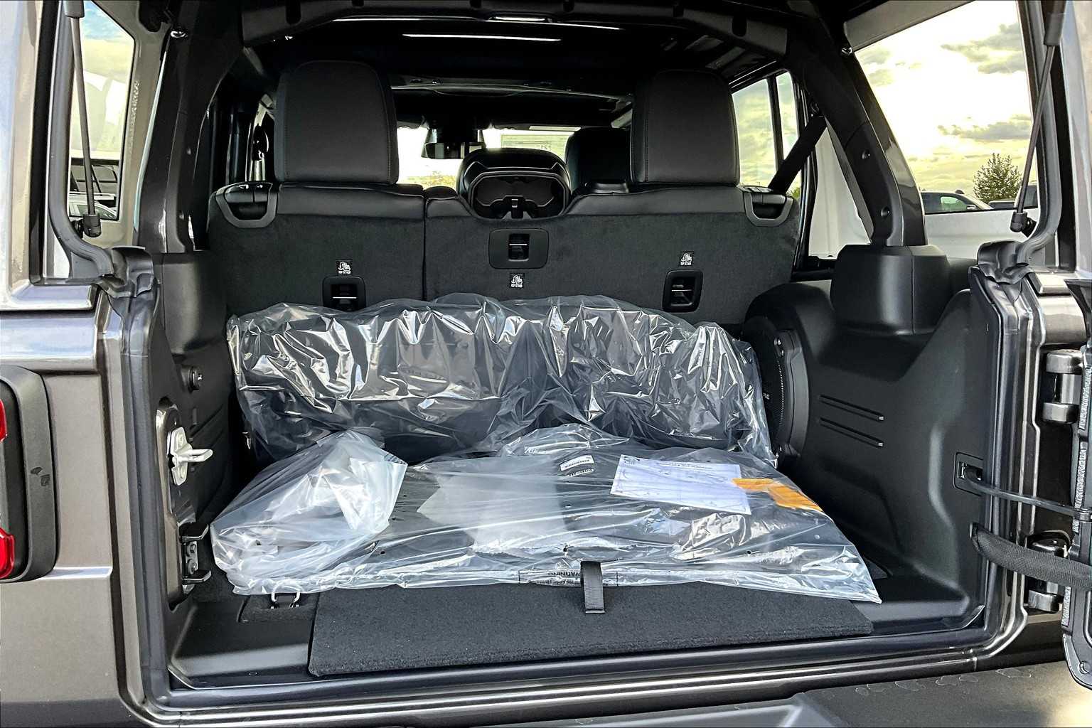 Thumbnail: 2025 Jeep Wrangler - 19