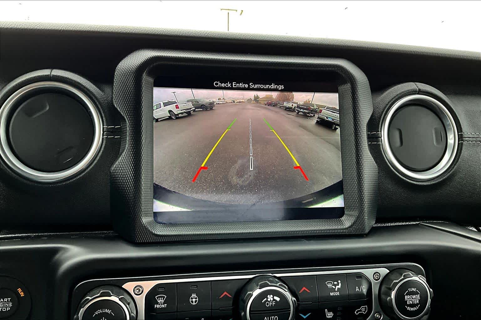 Thumbnail: 2019 Jeep Wrangler - 25