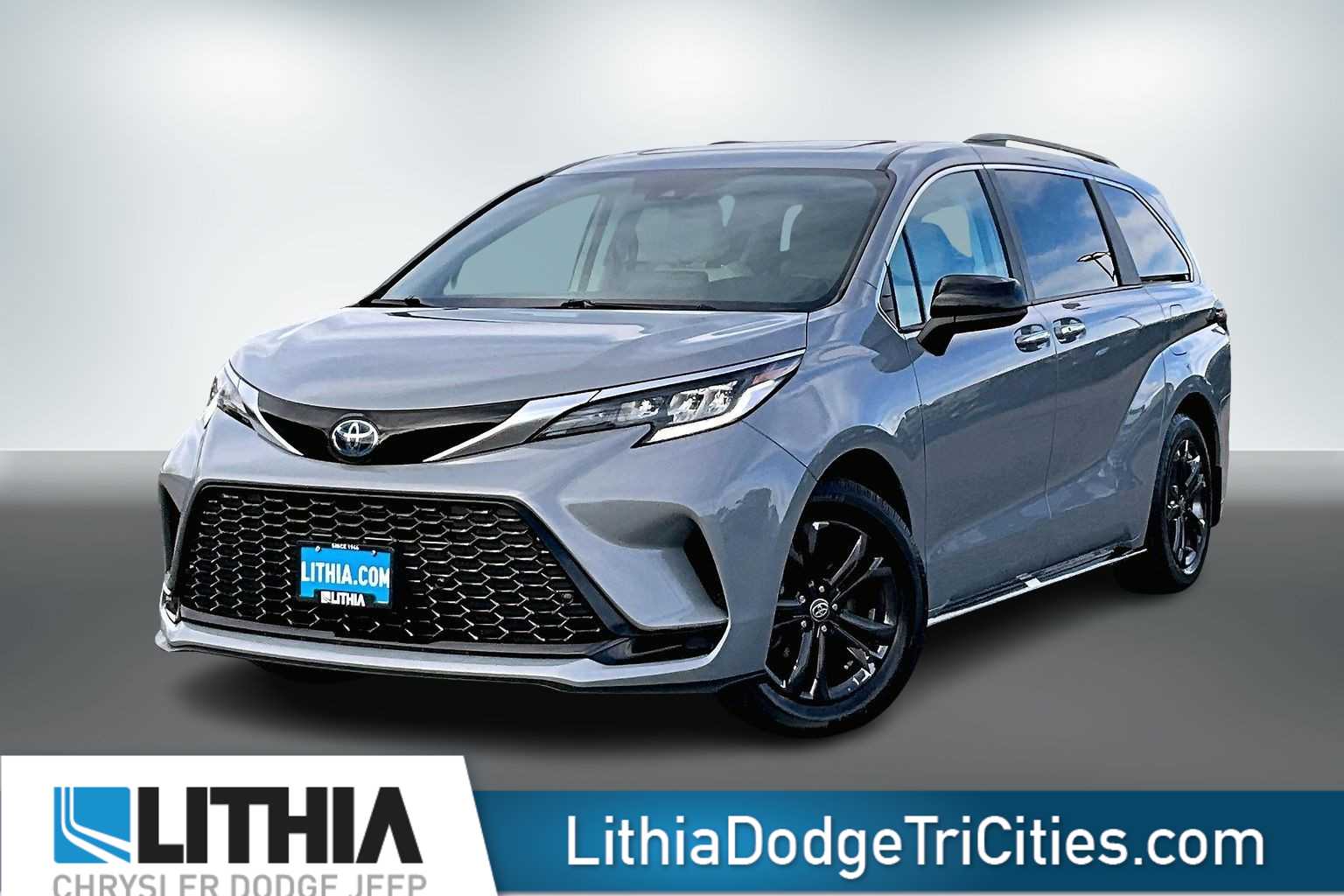 Thumbnail: 2024 Toyota Sienna - 1